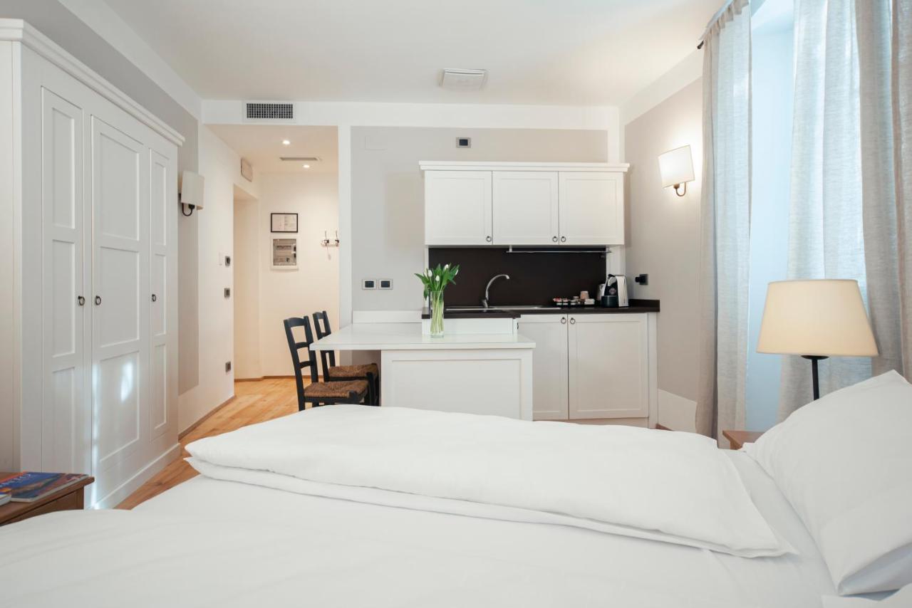 La Canonica Suite Apartments New Location Trento Exterior photo